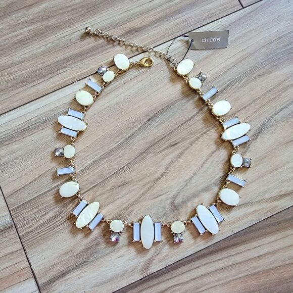 🆕️ Chicos Pria Shell & Dimulated Gemstone Crystal Bib Necklace - Picture 4 of 11